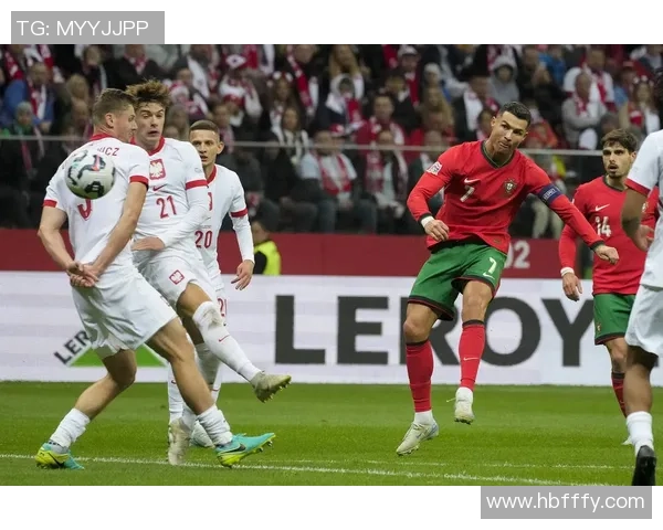 可惜！C罗禁区线前远射击中立柱险些破门球迷惊呼不已